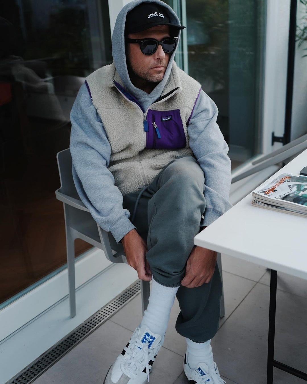 mens grey sweatpants outfits 2024